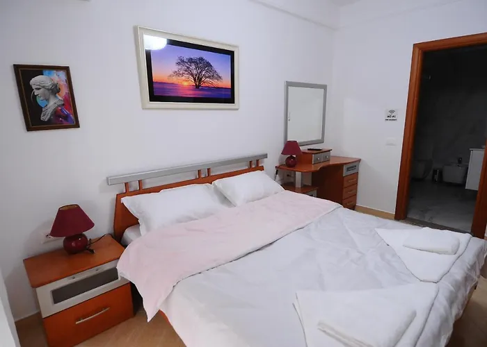 Center アパート ティラナ